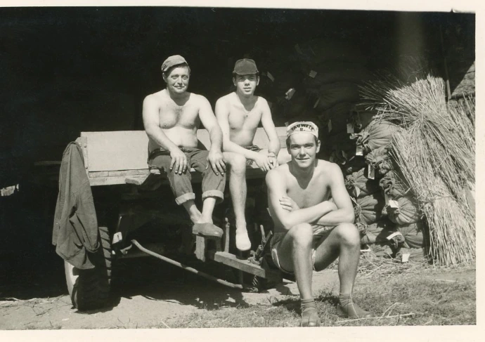 Bernrd V en Géry Huysman met jeugdvriend Dennis Debbaut in de jaren '60, foto: archief Géry Huysman