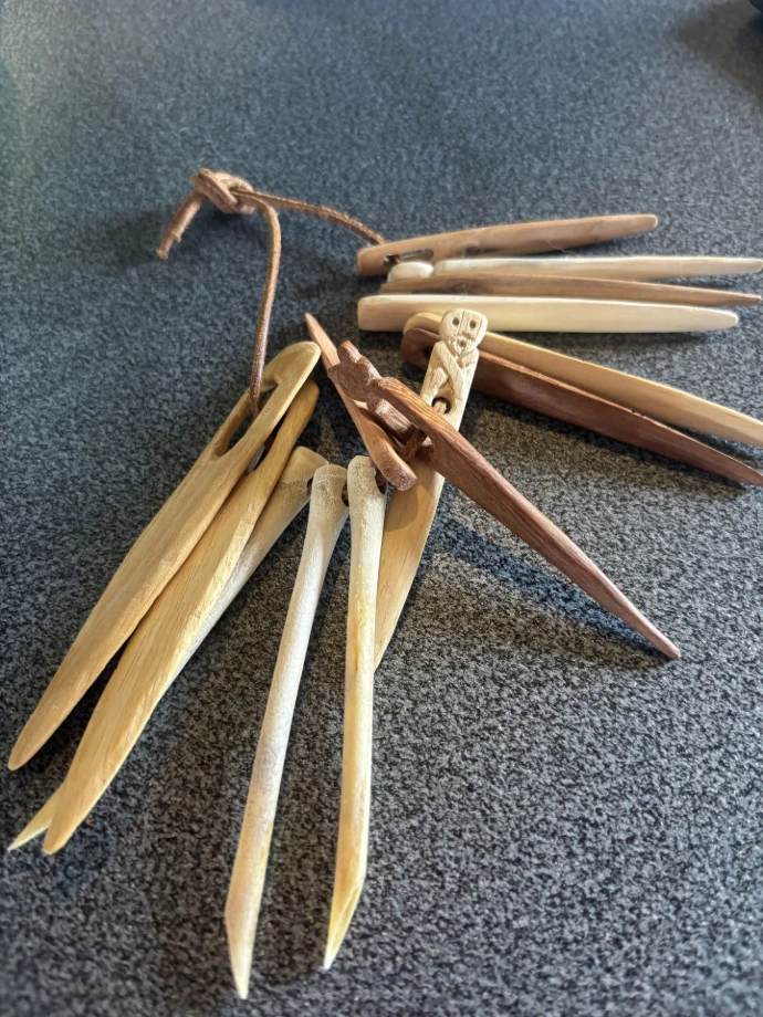 Naalden voor naaldbinden.